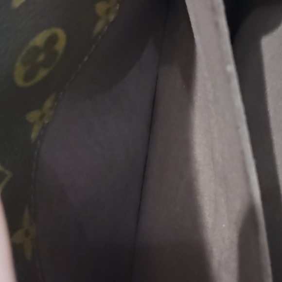 LOUIS VUITTON Monogram Canvas Pochette Metis Bag - Picture 14 of 16